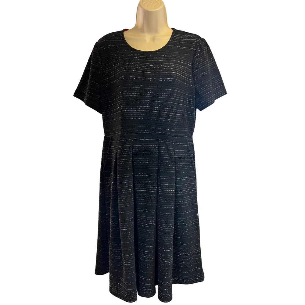 Draper James RSVP‎ Black Fit & Flare Dress L Metallic Short Sleeve Stretch - Picture 4 of 9